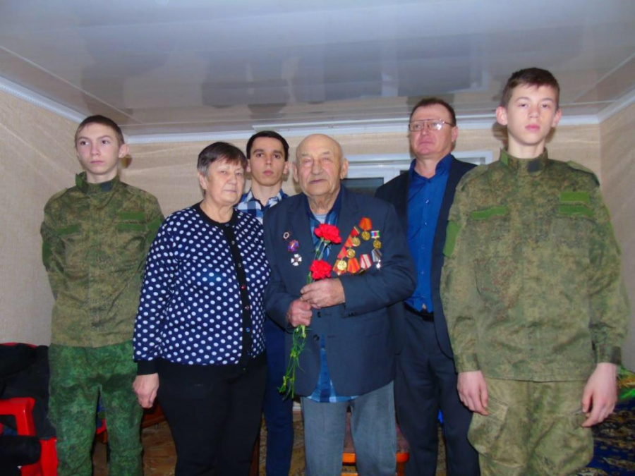 "С днем Защитника Отечества"